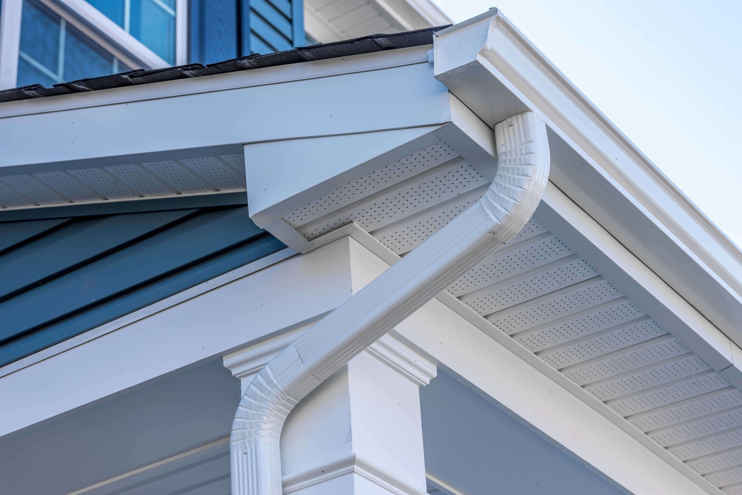Cheap and durable vinyl gutters installation in Louisville